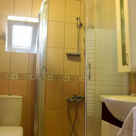 Spacious 2 Bedroom Family With Mountain View