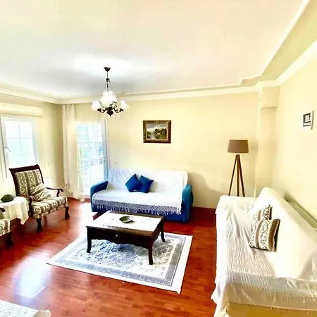 Daire Spacious 2 Bedroom Family With Mountain View *