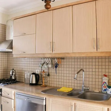 Spacious 2 Bedroom Family With Mountain View *