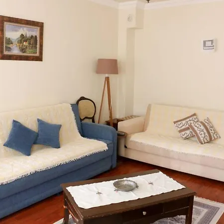 Spacious 2 Bedroom Family With Mountain View *