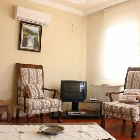 Spacious 2 Bedroom Family With Mountain View *
